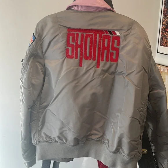 Bomber - Picture 5 of 5